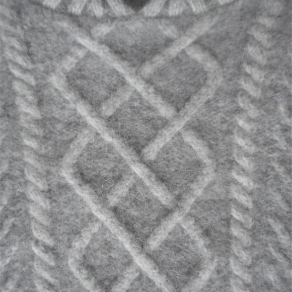 LL Bean Gray Wool Cableknit Sweater XS - Picture 3 of 6